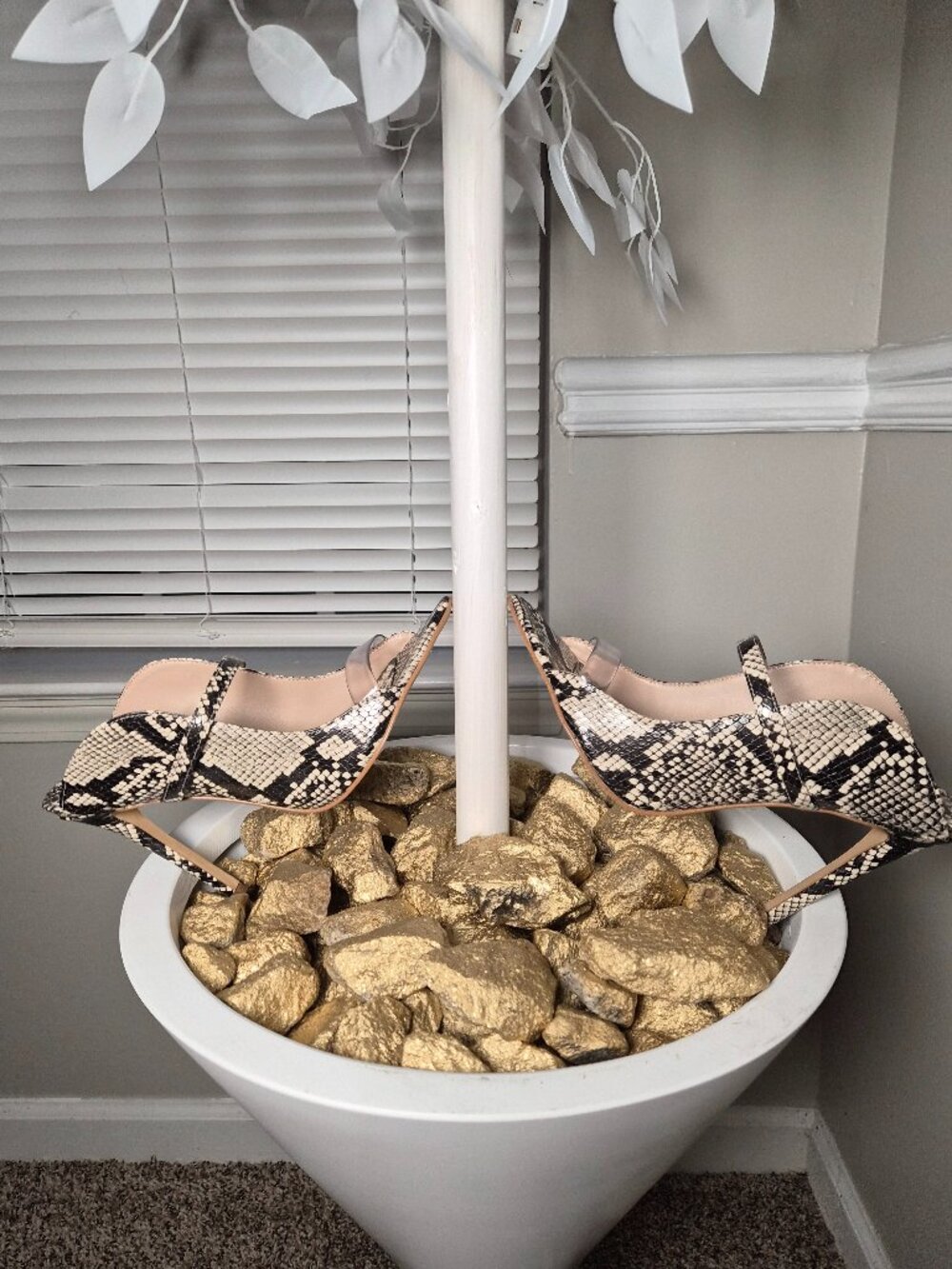 A Dab Of Snakeskin Will Make A Mule Slither Too